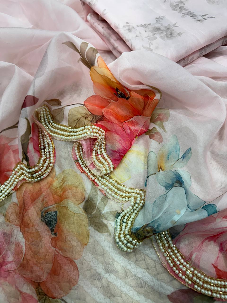 Pink Soft Silk Beautiful Floral Print Designer Saree