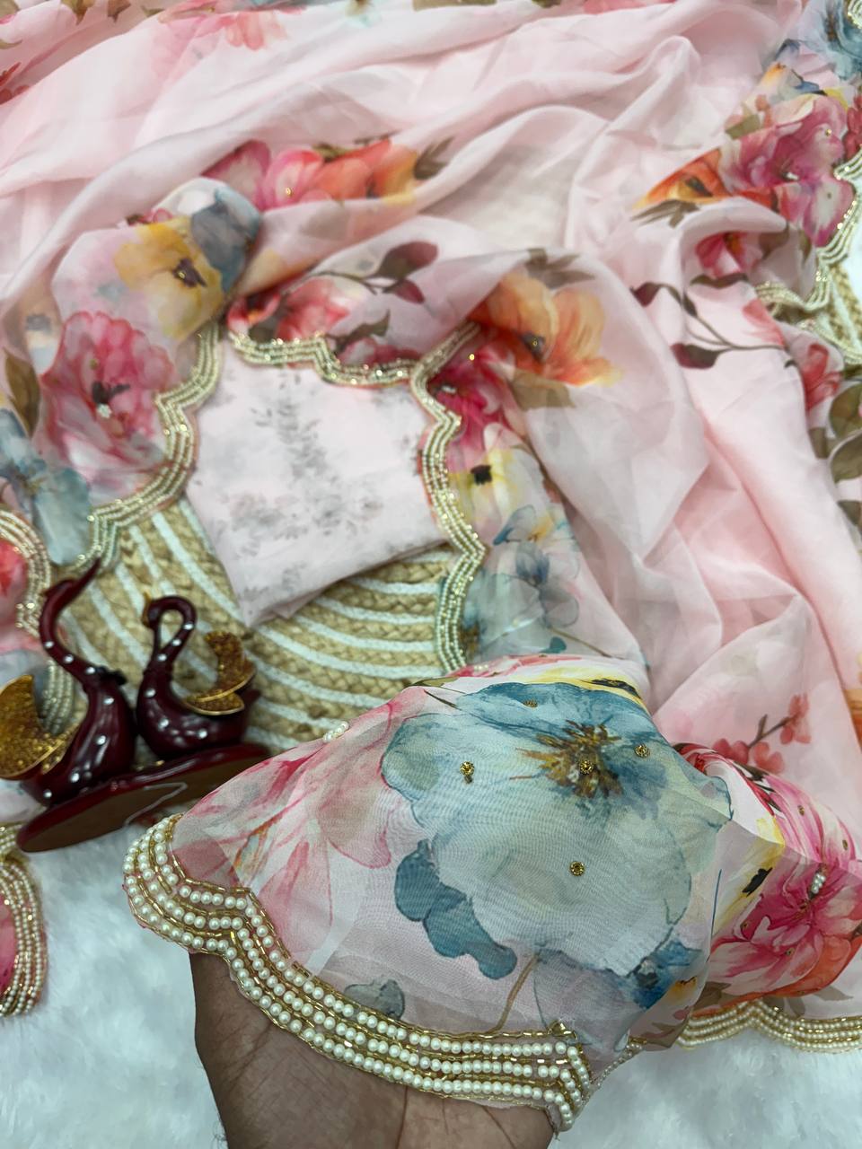 Pink Soft Silk Beautiful Floral Print Designer Saree