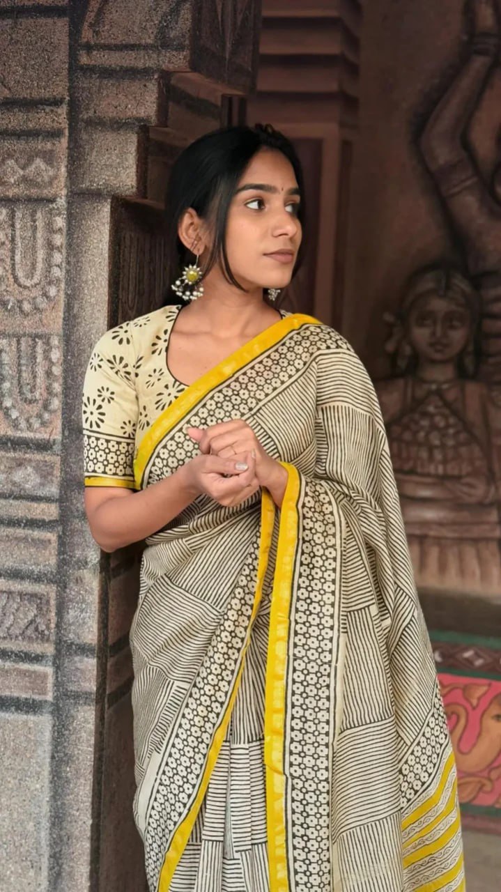 Off White Lilan Cotton With Elegant Printed Pattern Saree